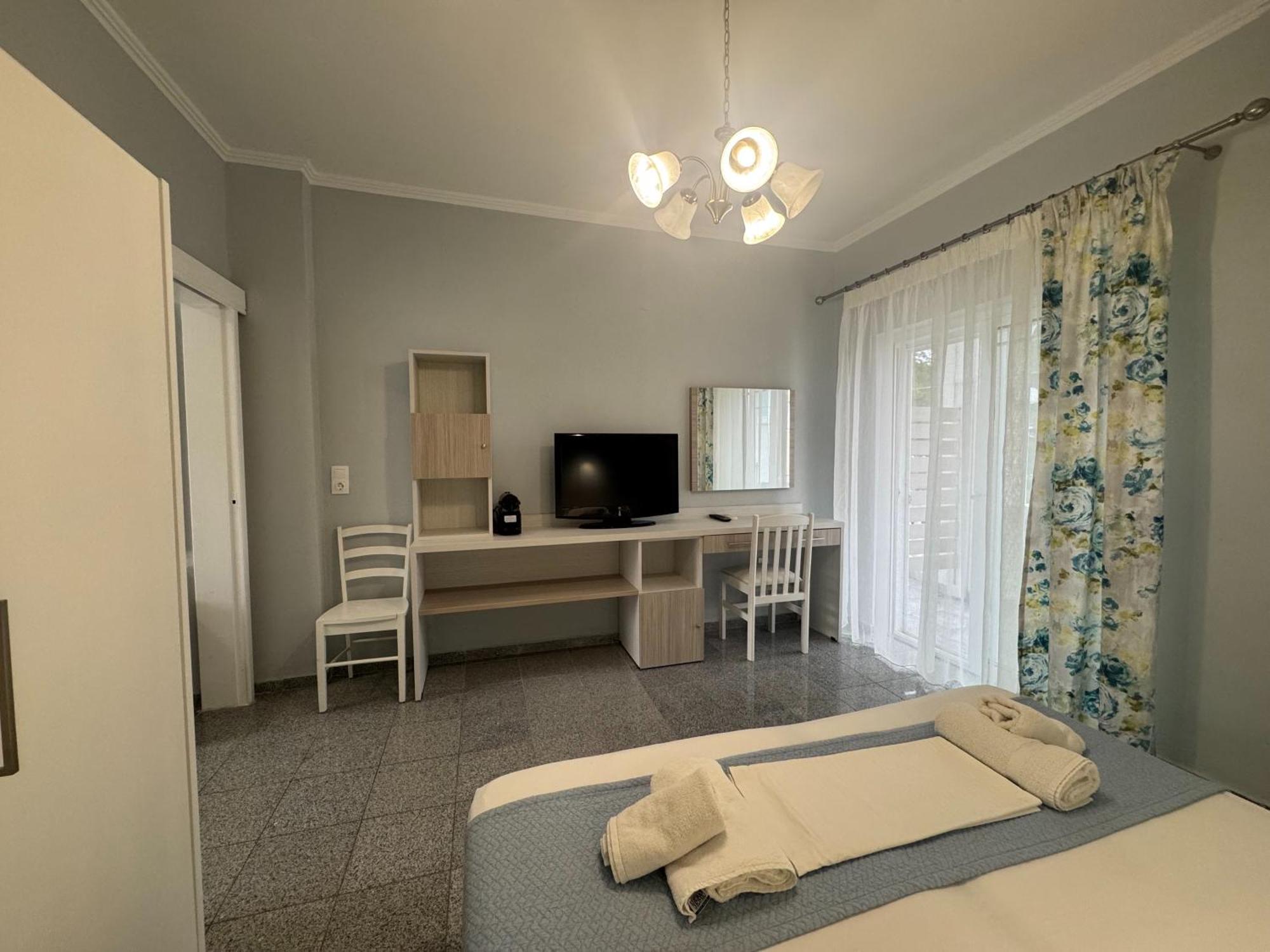 Diaporos Hotel Вурвуру Екстер'єр фото