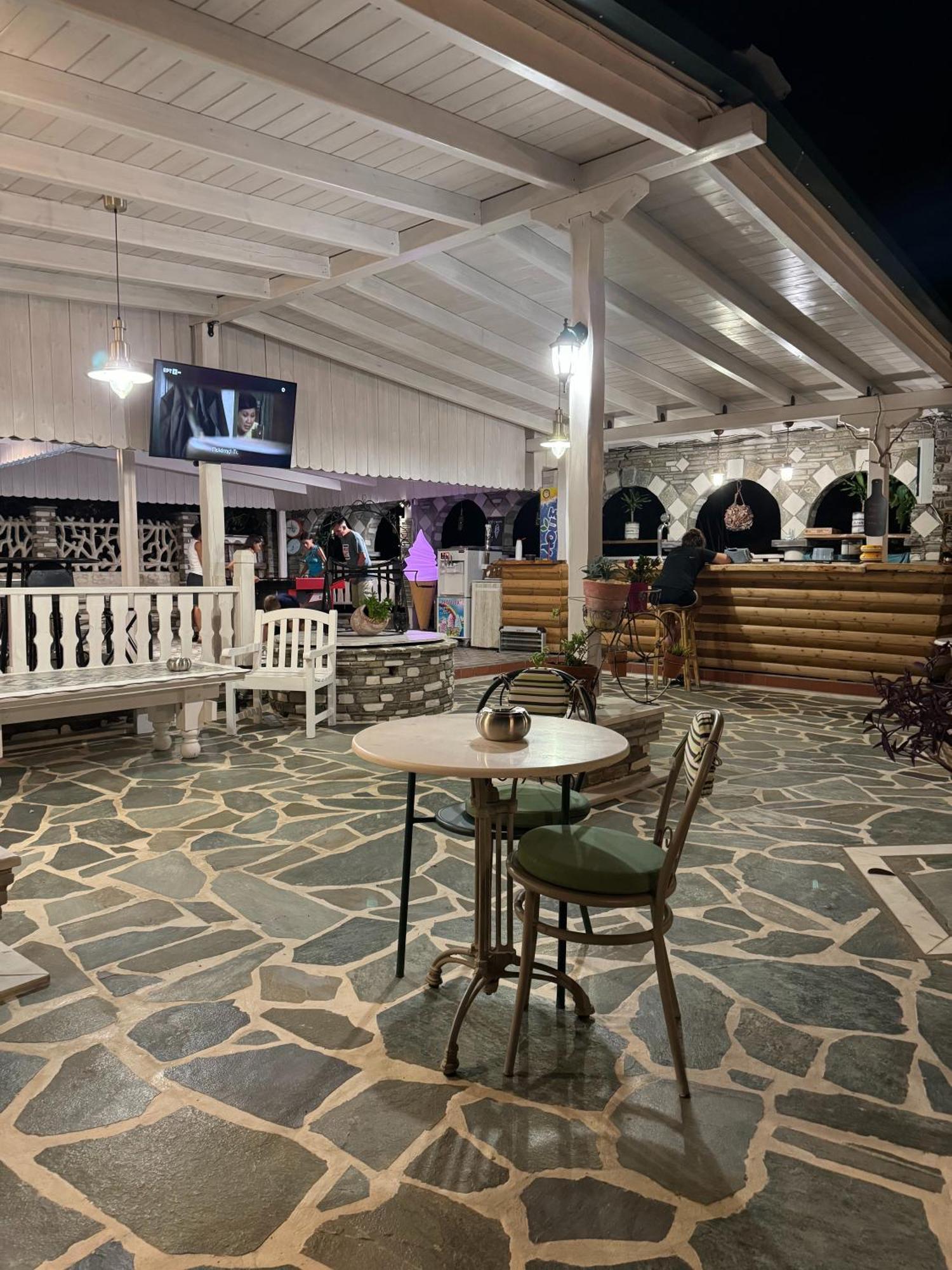 Diaporos Hotel Вурвуру Екстер'єр фото